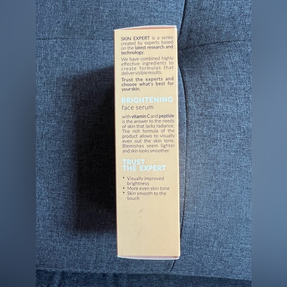 Delia Cosmetics Day and Night  Vitamin C & Peptide Face Serum New - Picture 2 of 5